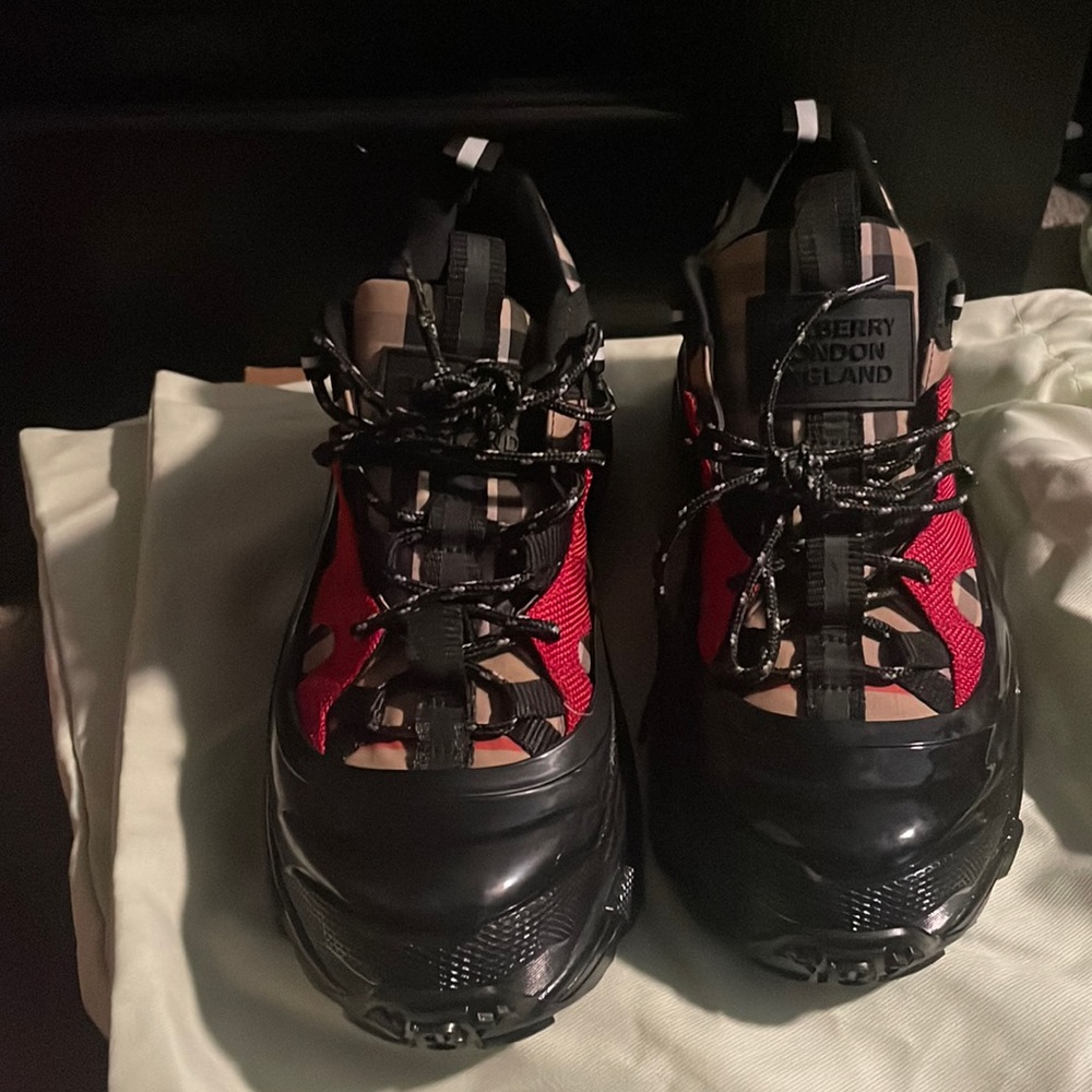 Burberry Arthur Sneakers Size 37.5